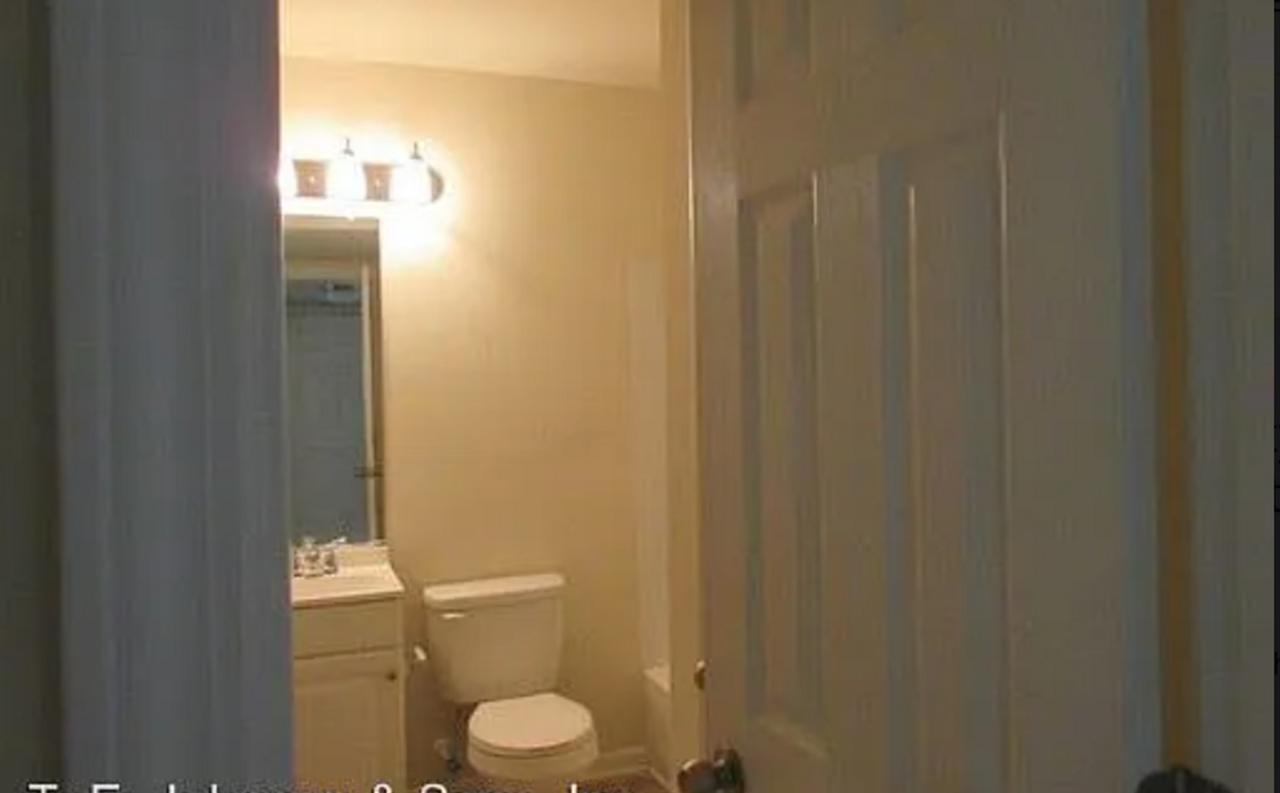 Hillside Manor Apartments - Photo 2 of 9