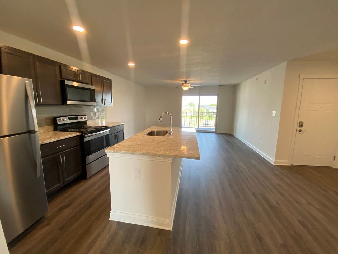 Amelia Place Apartments - Photo 4 of 30