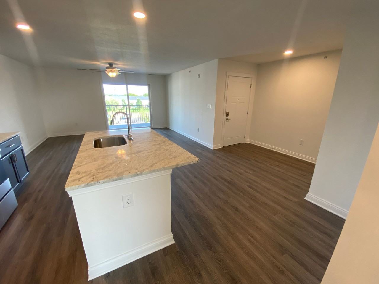 Amelia Place Apartments - Photo 5 of 30