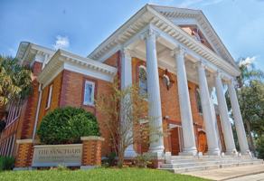 featured image of 502 E Ross Ave