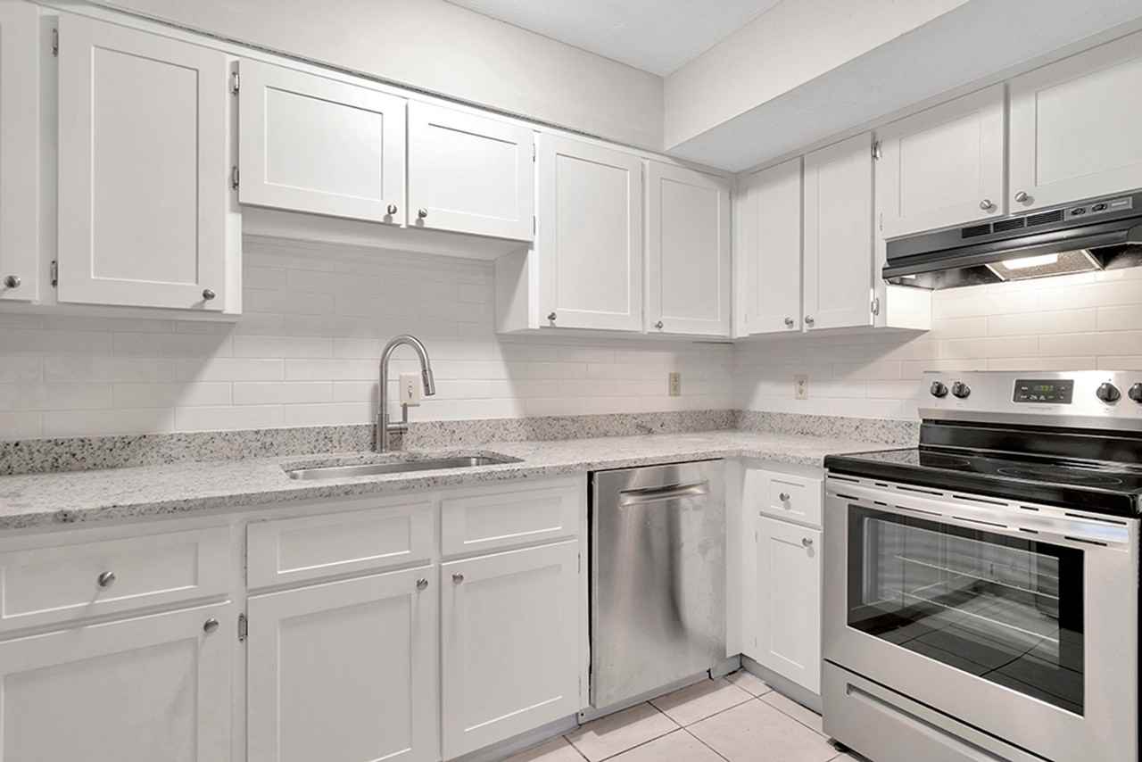 12002 Embarcadero Dr - Photo 3 of 20