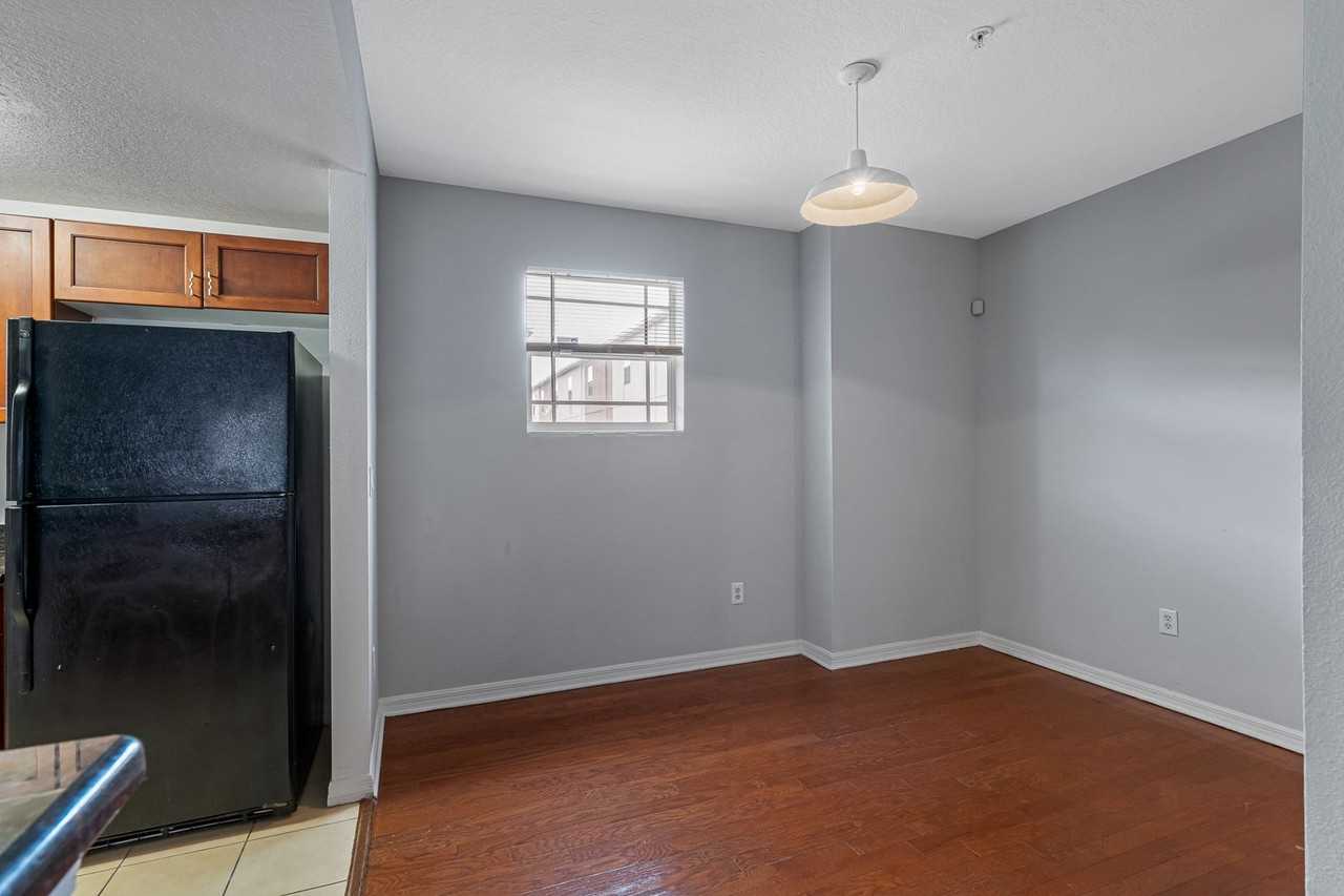 Tampa Commons - Photo 5 of 44