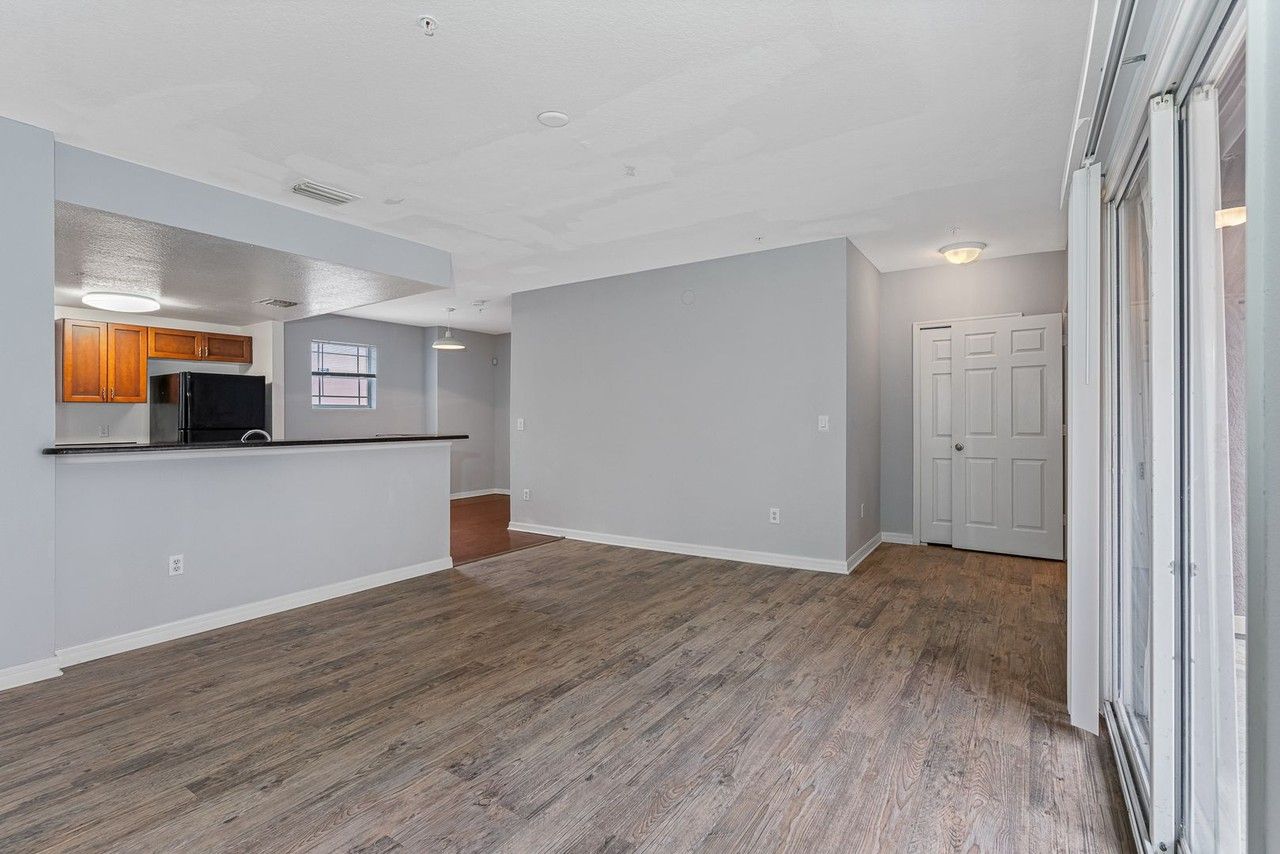 Tampa Commons - Photo 6 of 44
