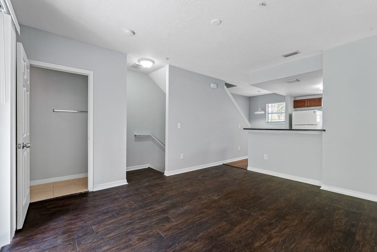 5709 Las Ventanas Dr - Photo 7 of 33