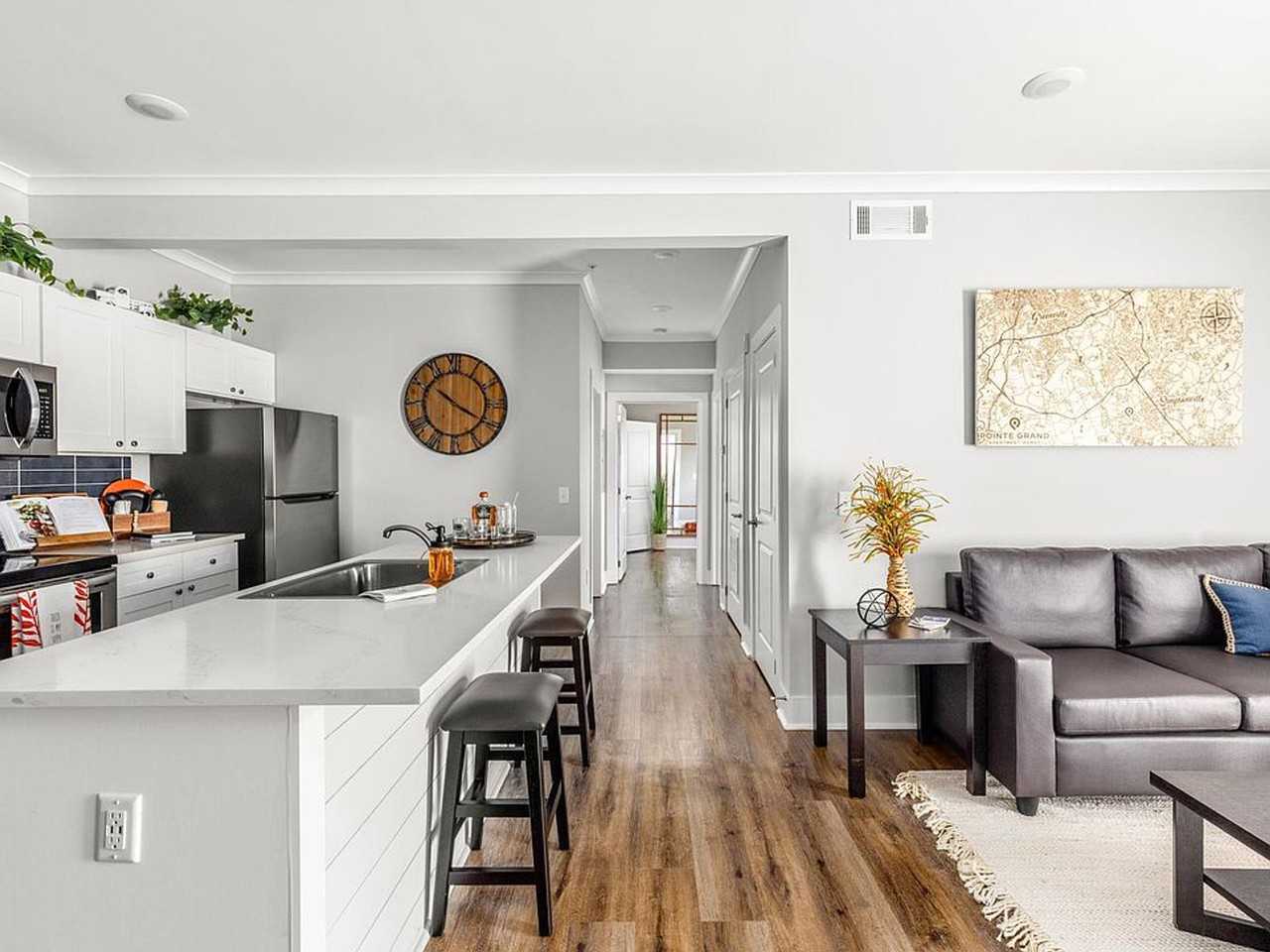 Ascent at Pointe Grande - Photo 2 of 4