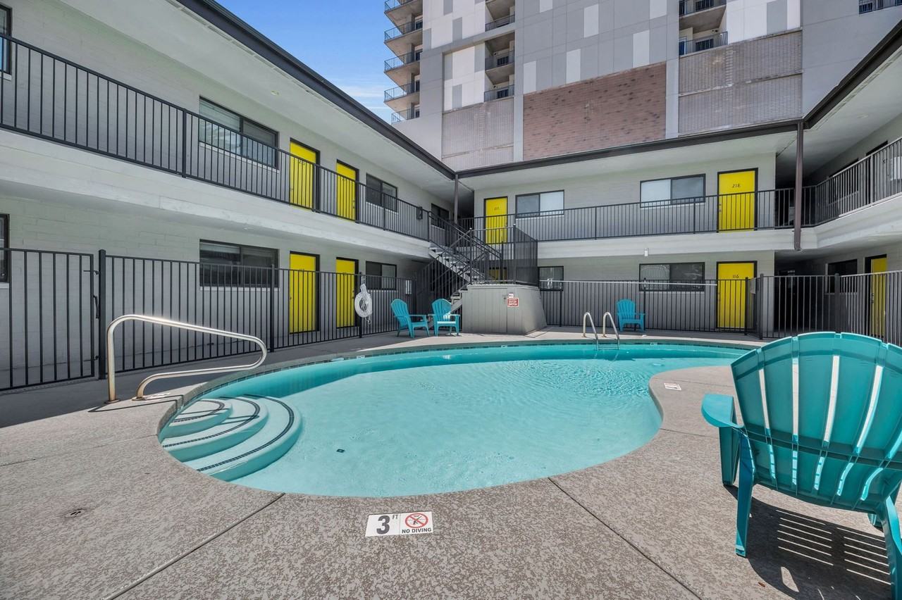 Deme at Filmore - Photo 7 of 36