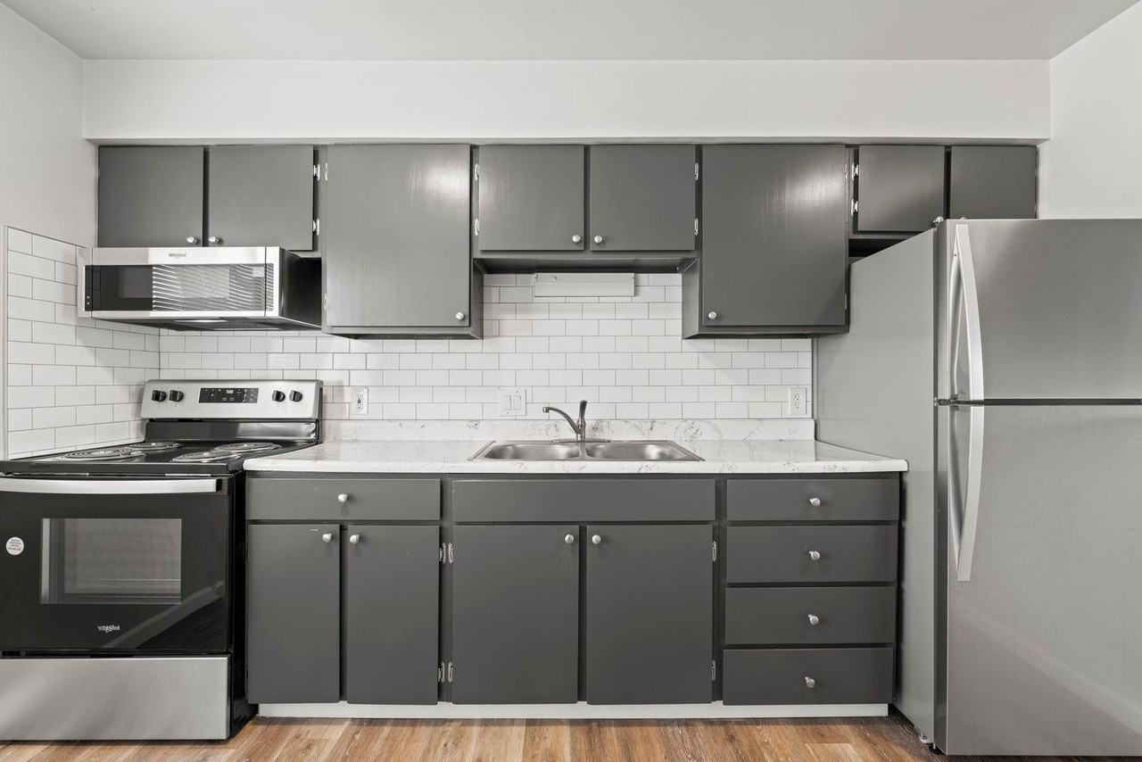 405 Grand Canyon Blvd - Photo 6 of 14