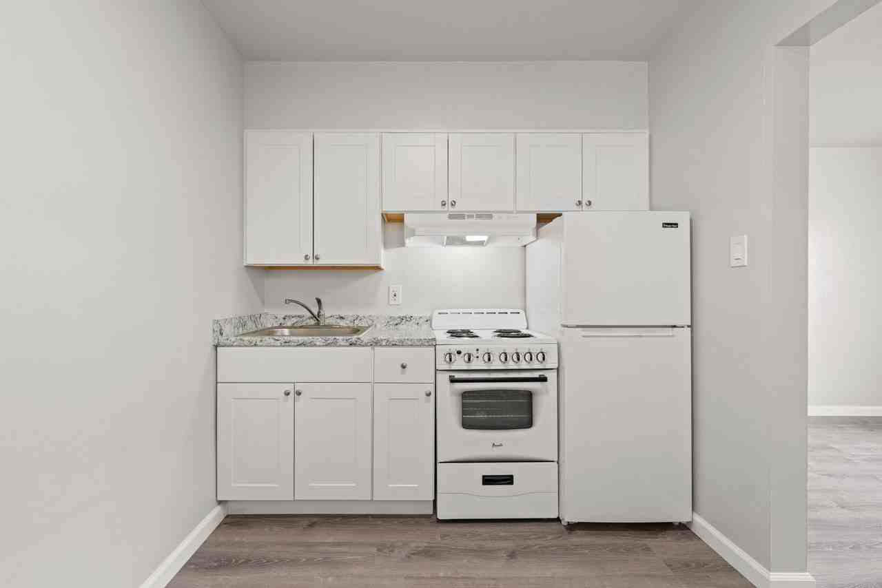 503 Mill St - Photo 2 of 15