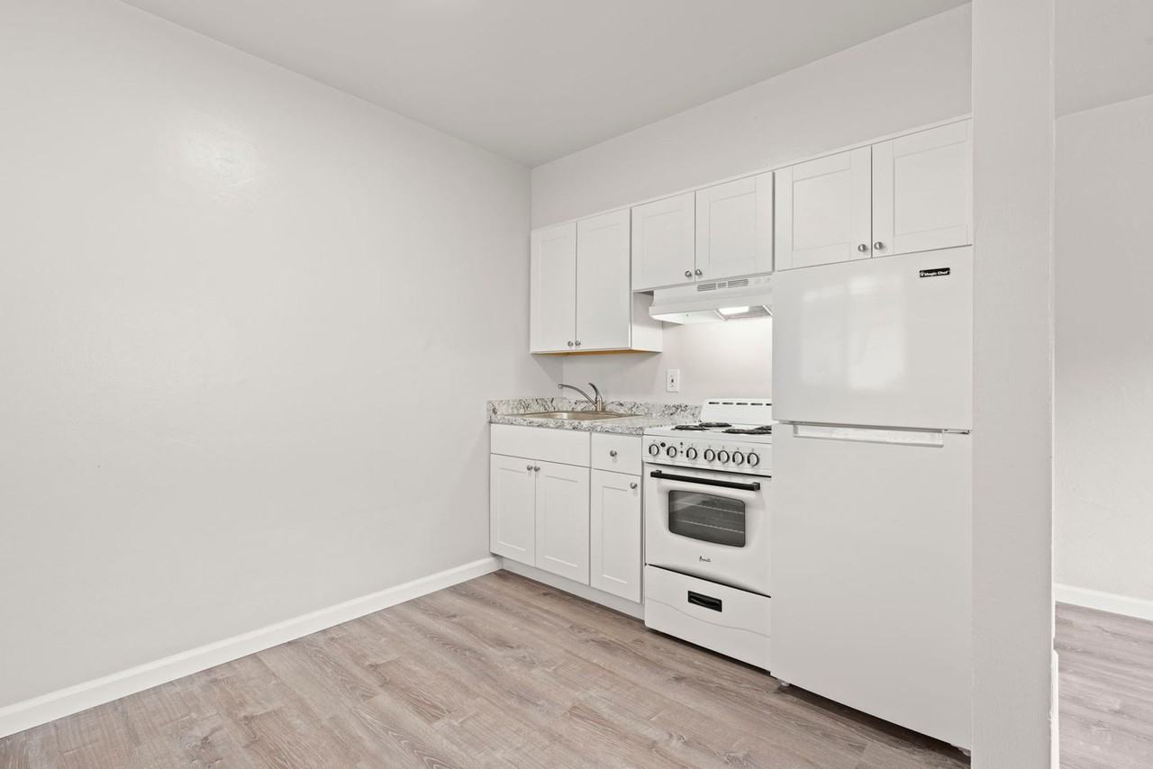 503 Mill St - Photo 4 of 15