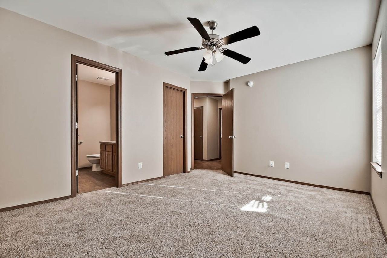 Stonegate Duplexes - Photo 6 of 45