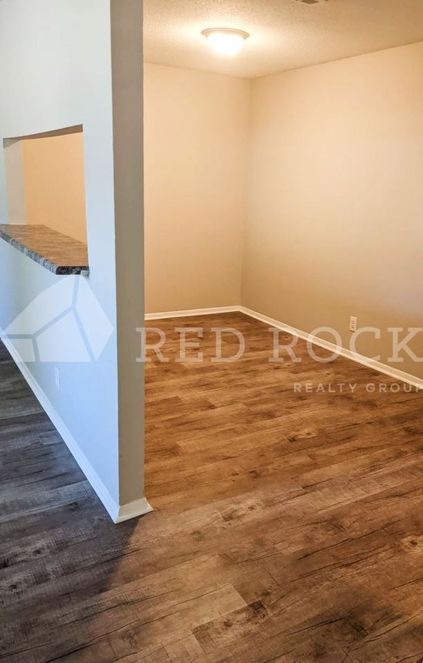 Rivergate - Photo 2 of 50