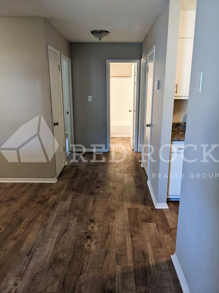 Rivergate - Photo 3 of 50