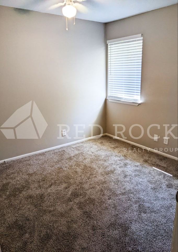 Rivergate Apartments - Photo 7 of 38