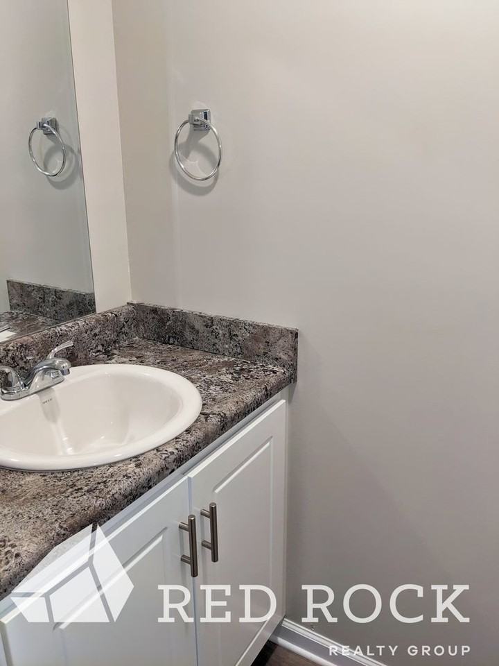 Chanticleer Apartments - Photo 3 of 34