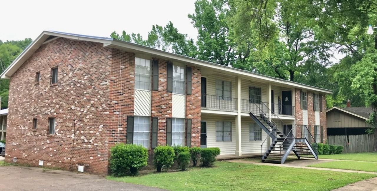 Chanticleer Apartments - Photo 5 of 34