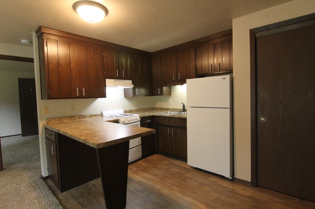 Oakview - Photo 3 of 6