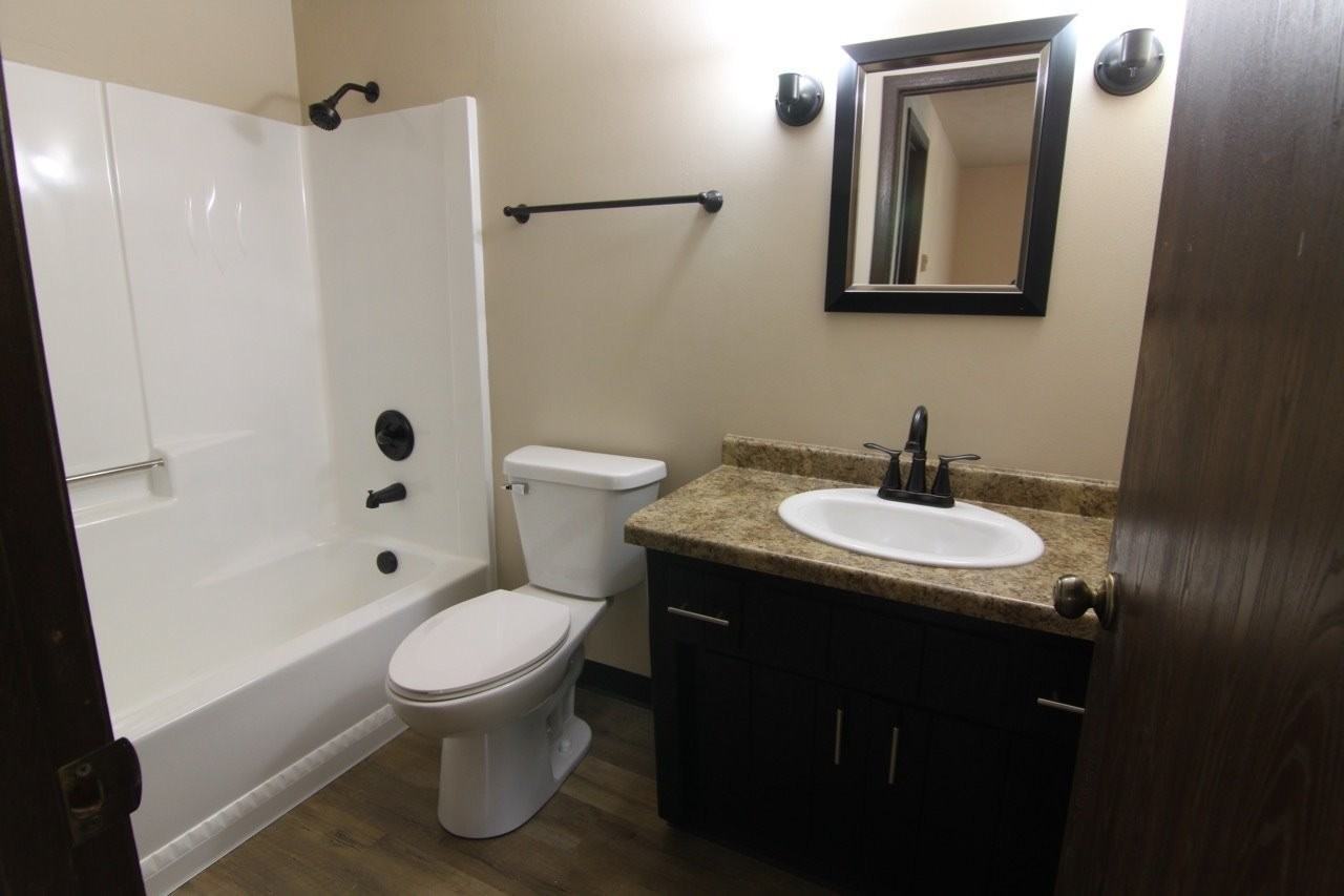 Oakview - Photo 4 of 6