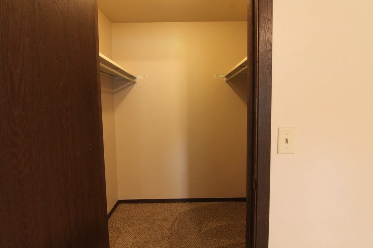 Oakview - Photo 6 of 6