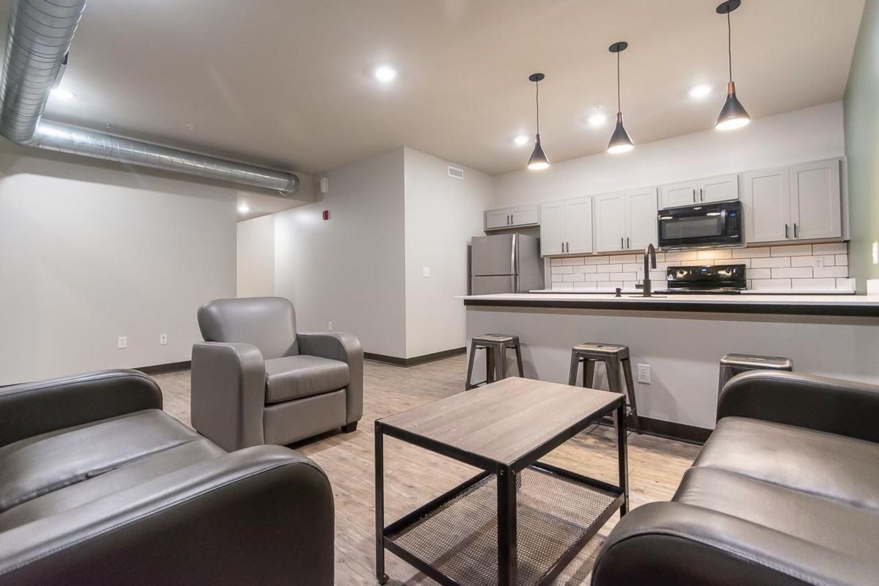 The Bentley - Photo 5 of 50