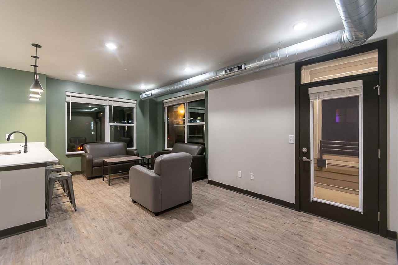 The Bentley - Photo 6 of 50