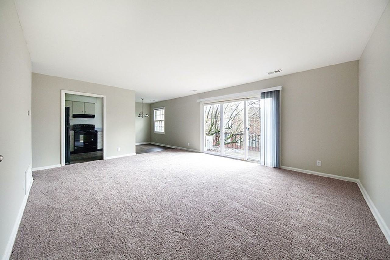 2505 Brewster Dr - Photo 3 of 8