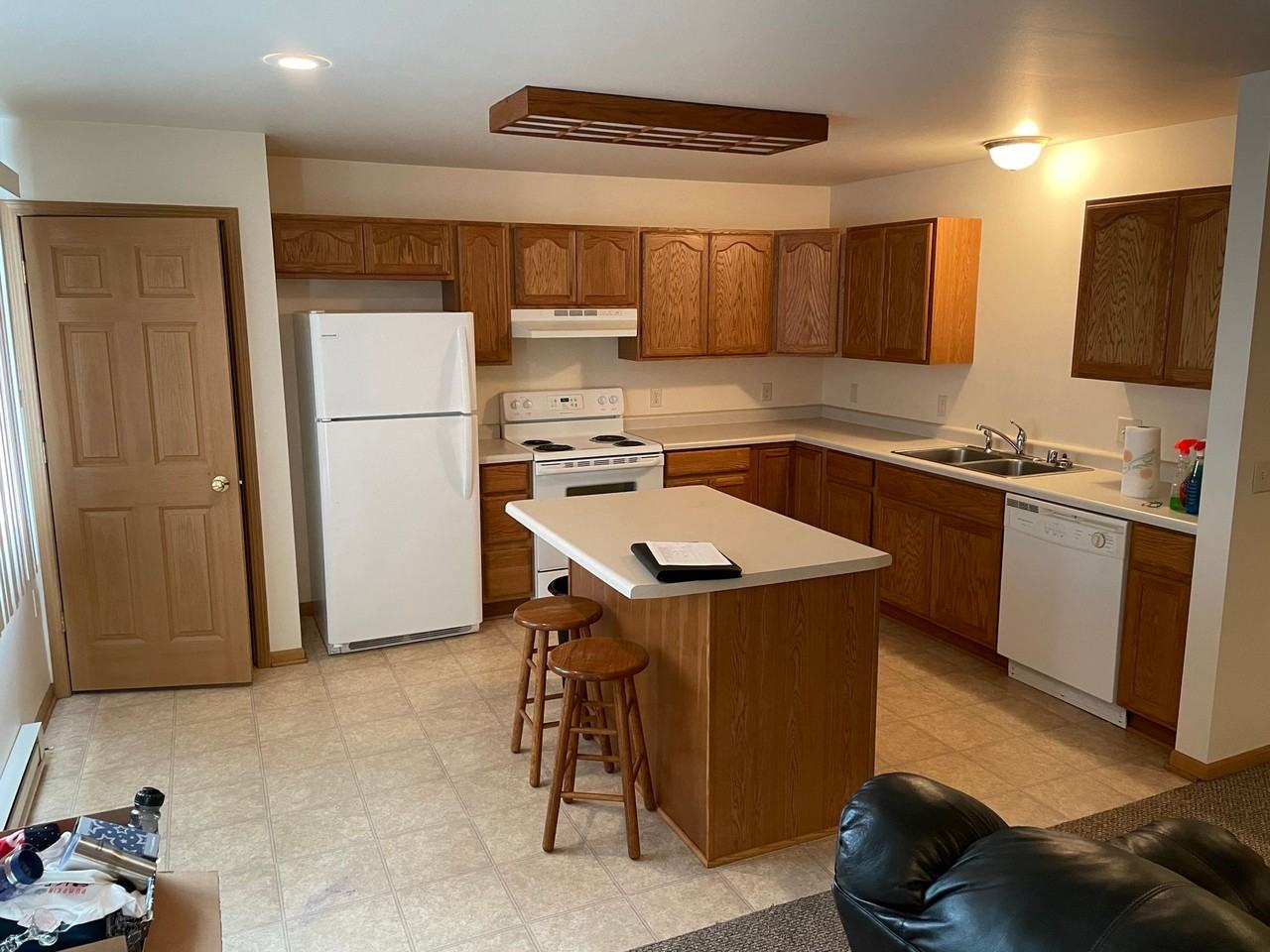 4580 Arrowhead Dr - Photo 2 of 8