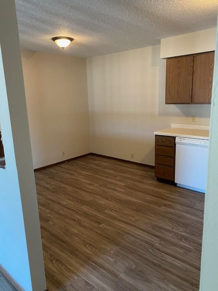 3219 Brian St - Photo 4 of 17