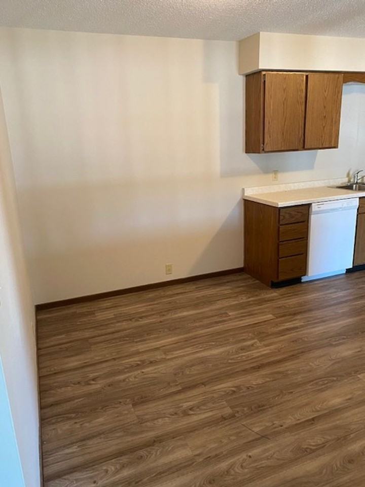 3219 Brian St - Photo 5 of 17