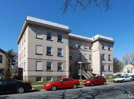 featured image of 920 Oxford Ave