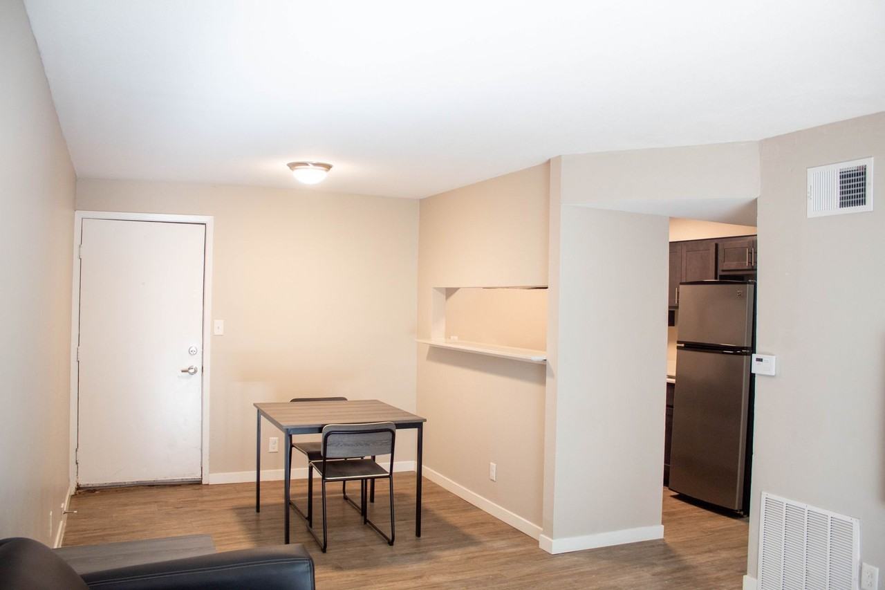 804 W Illinois - Photo 4 of 50