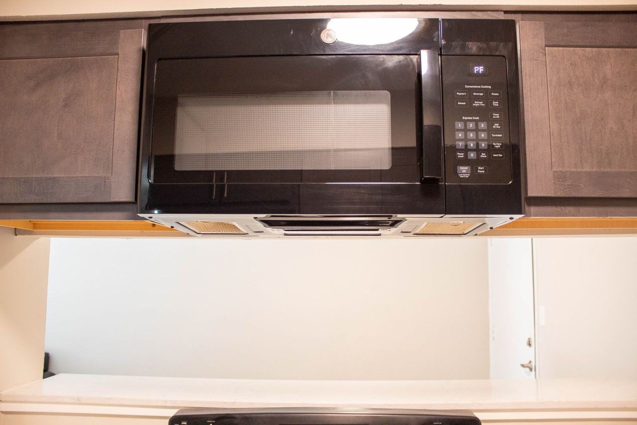 804 W Illinois - Photo 7 of 50