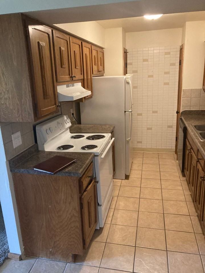 Forest Place Apartments - Photo 5 of 45