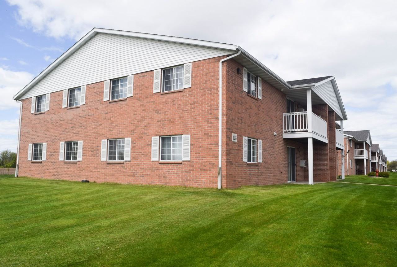 Clintonville Estates - Photo 2 of 9