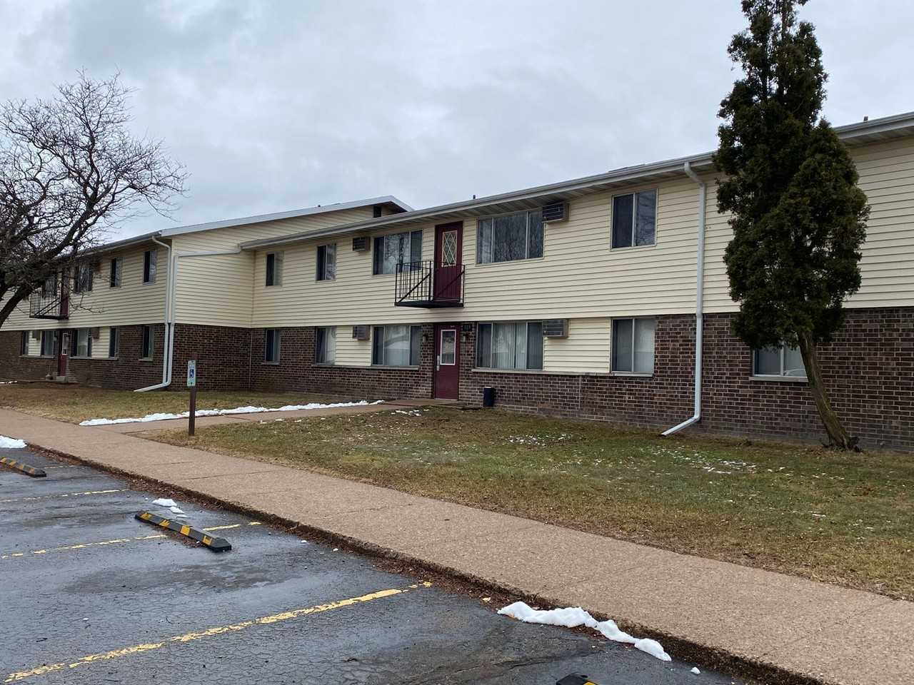 Village Apartments (St. Pt.) - Photo 5 of 24