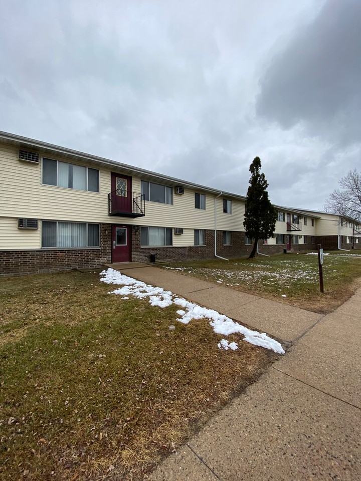 Village Apartments (St. Pt.) - Photo 3 of 12