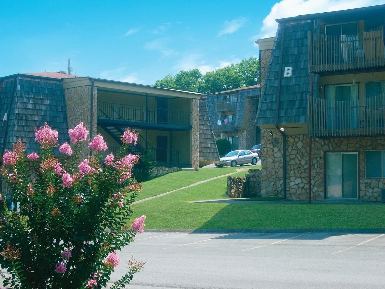 Hartford House Apartments 111 Whitsett Rd, Nashville, TN 37210 Zumper