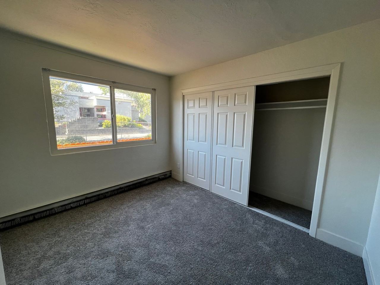 GPRV - Creekside Townhome Apartments - Photo 6 of 8