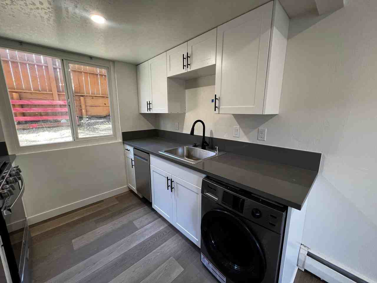 GPRV - Creekside Townhome Apartments - Photo 2 of 8