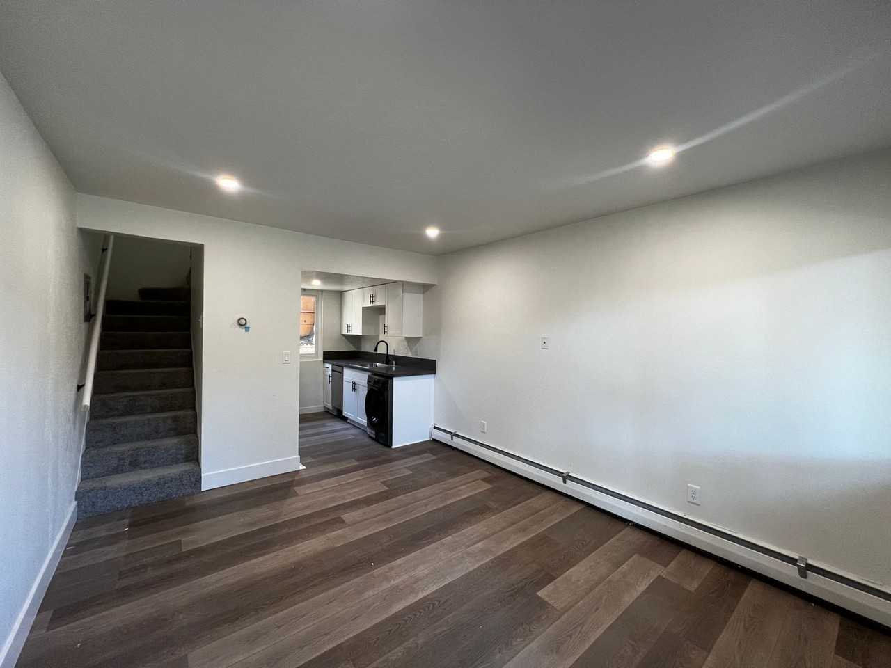 GPRV - Creekside Townhome Apartments - Photo 3 of 8