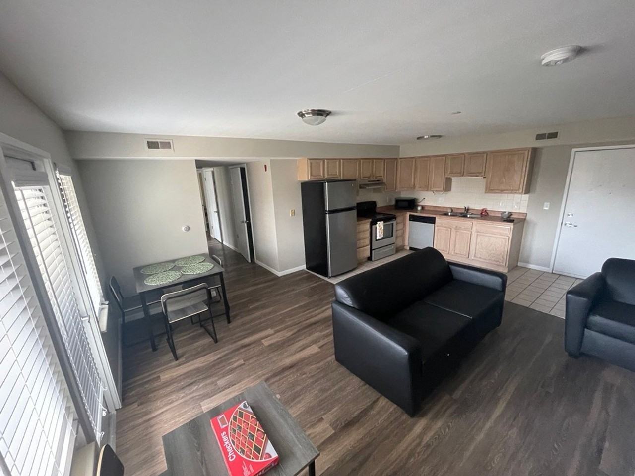 304 E Daniel - Photo 4 of 21