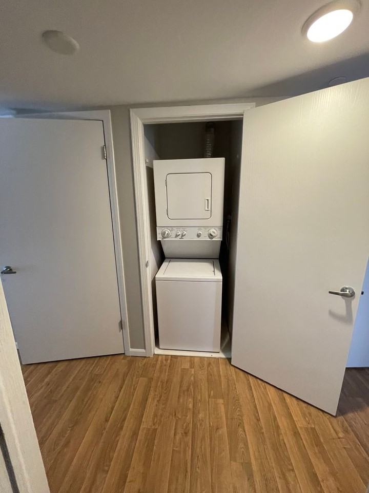 304 E Daniel - Photo 5 of 21