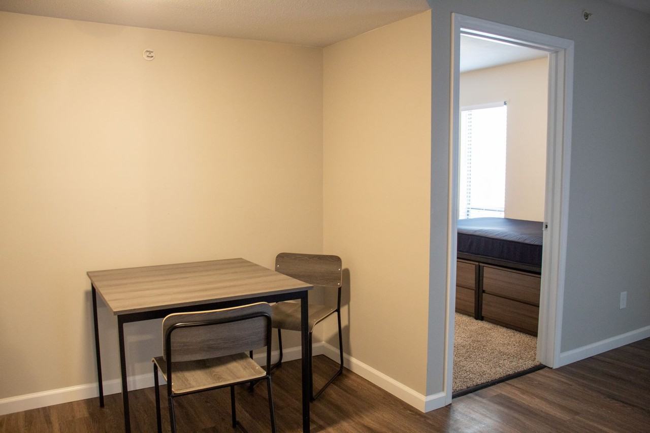 105 S Wright - Photo 6 of 44