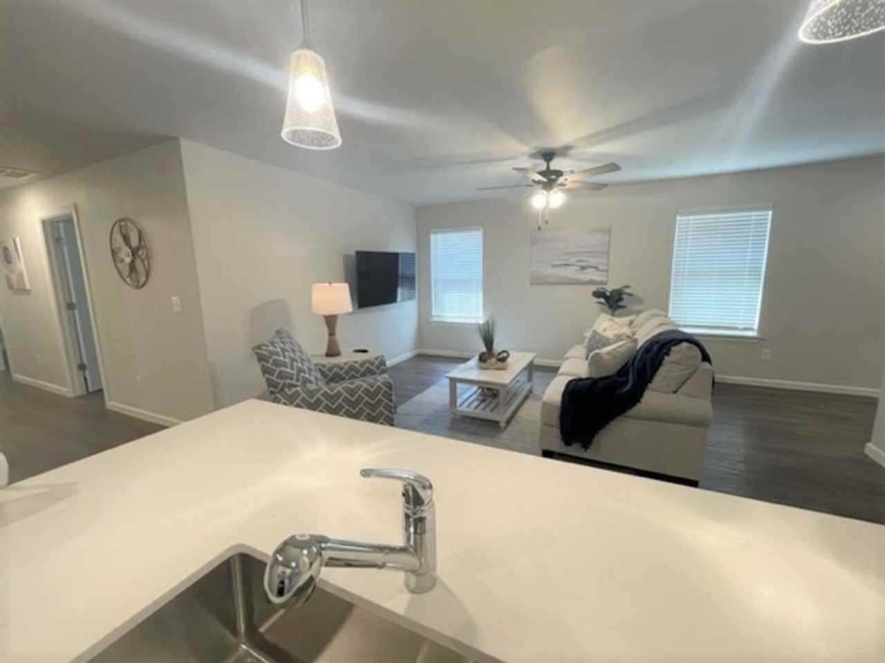 233 Spirit Dr - Photo 4 of 44