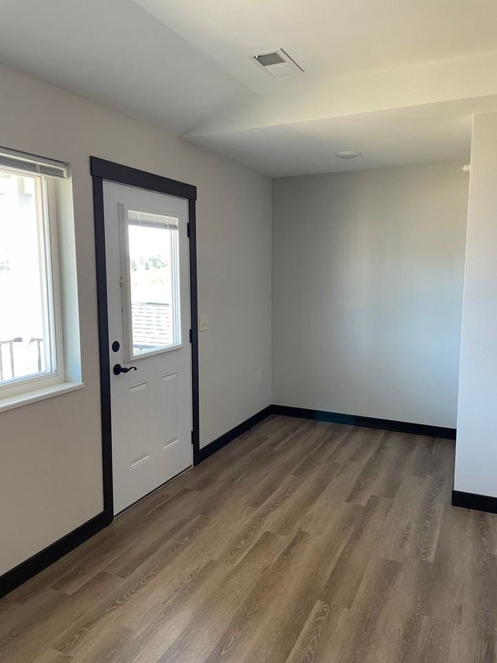 Settler's Ridge 216-218 - Photo 4 of 14