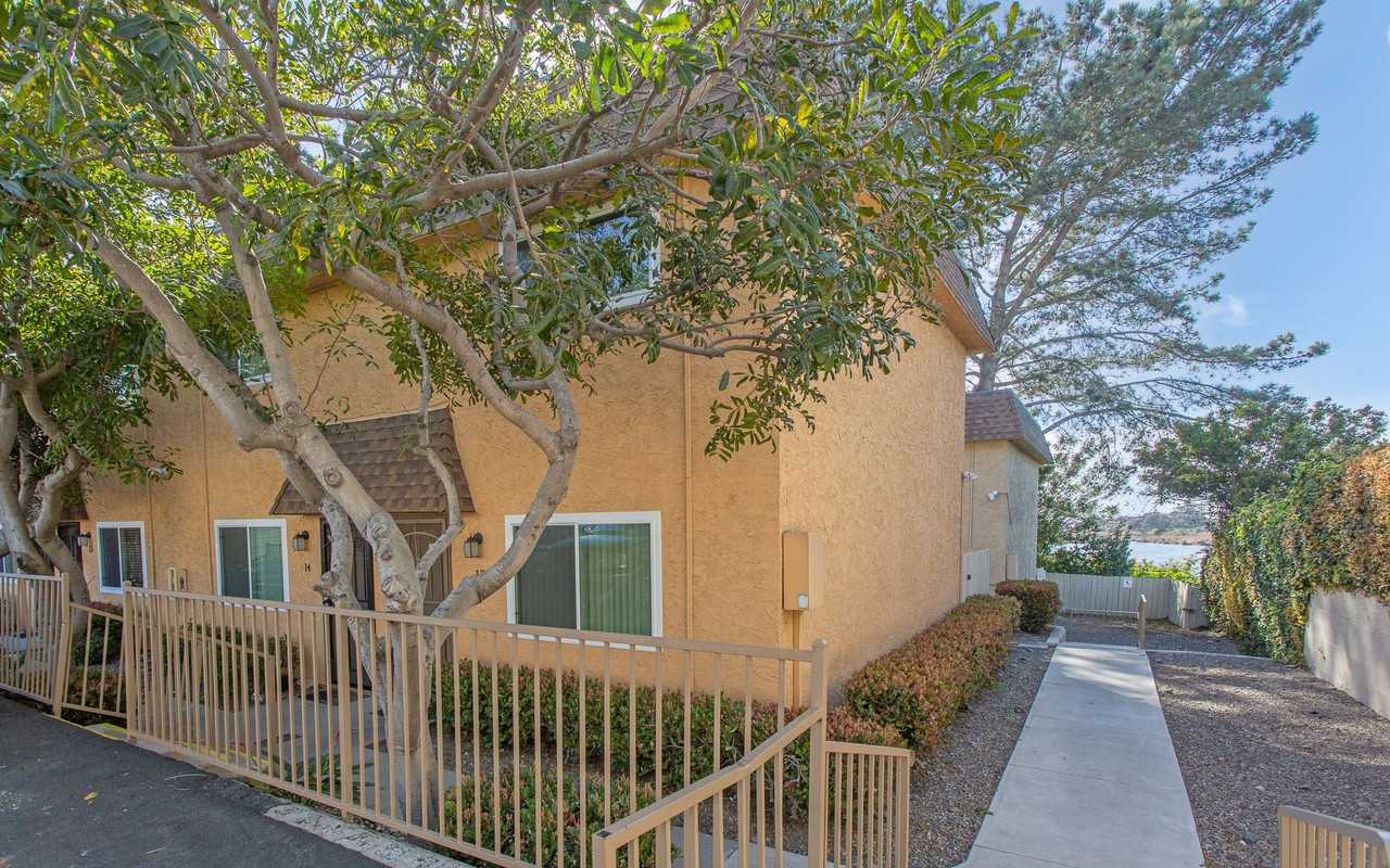 Breakwater Townhomes - Photo 6 of 7