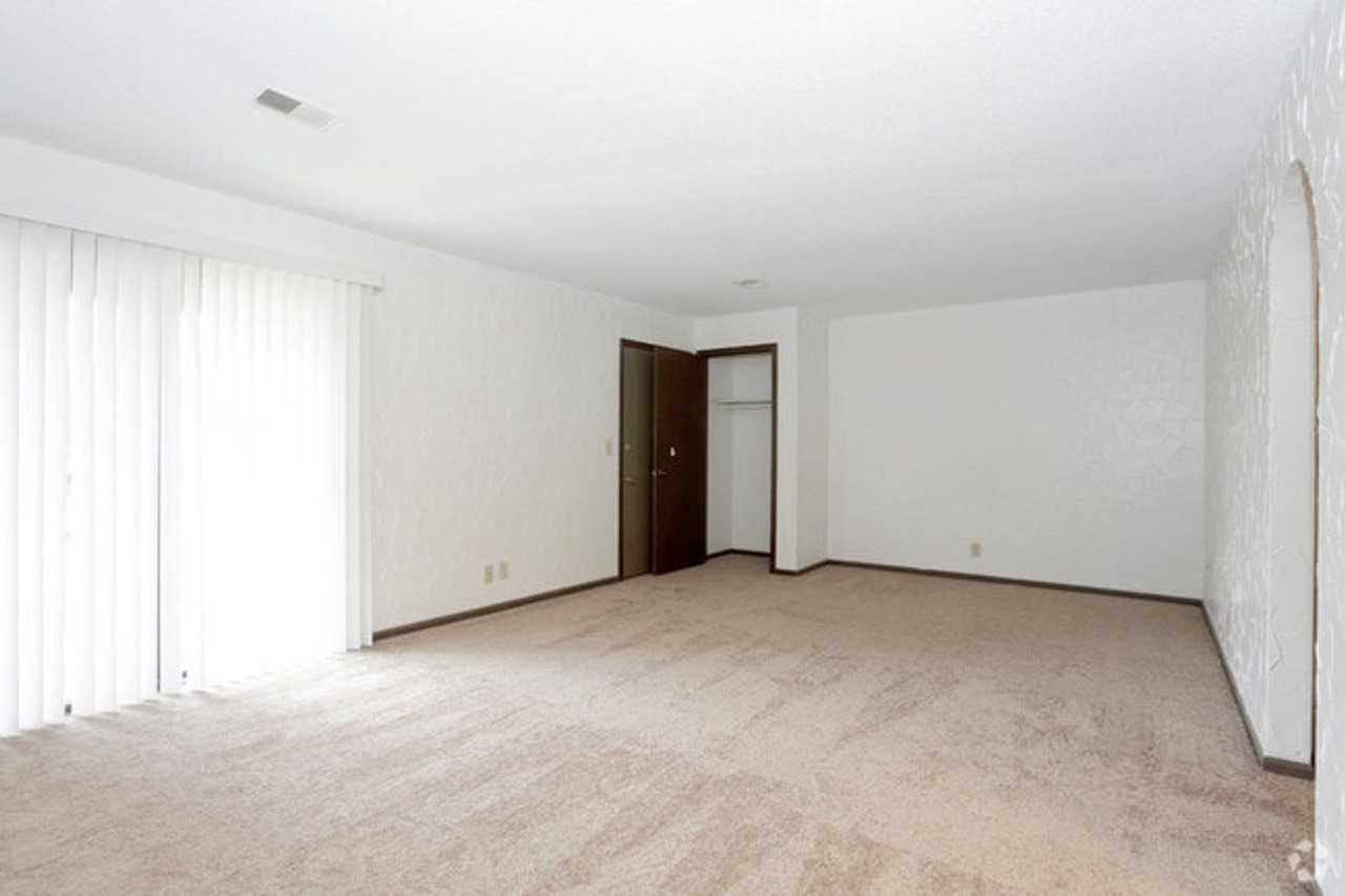 West Mound Apartments - Photo 7 of 15