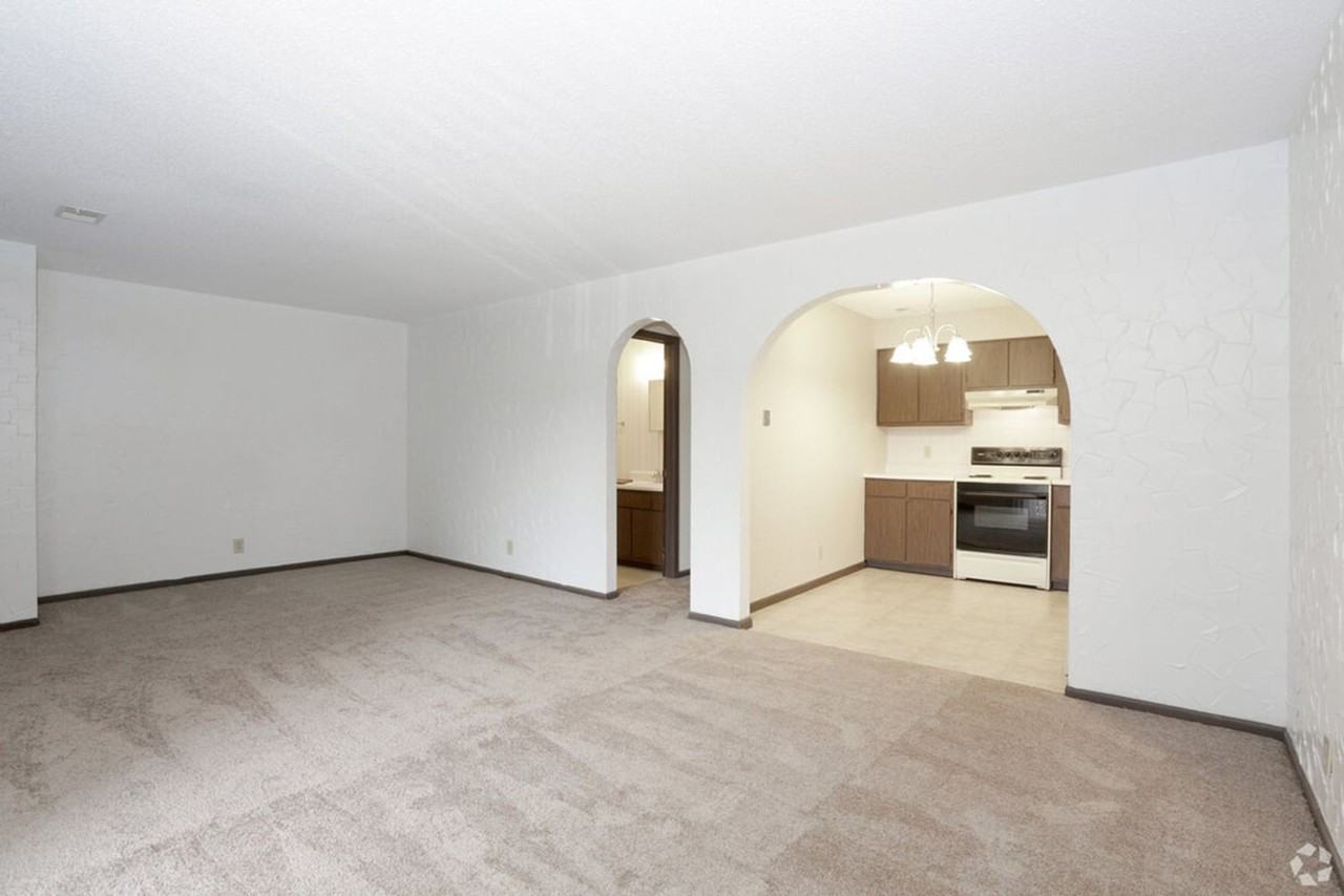 West Mound Apartments - Photo 2 of 15