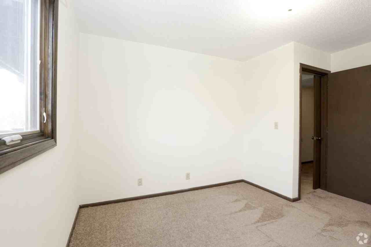 West Mound Apartments - Photo 3 of 15