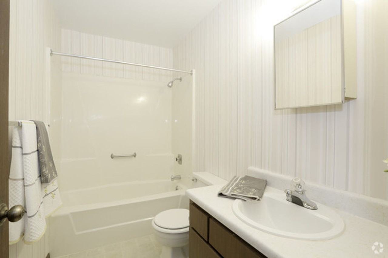 West Mound Apartments - Photo 5 of 15