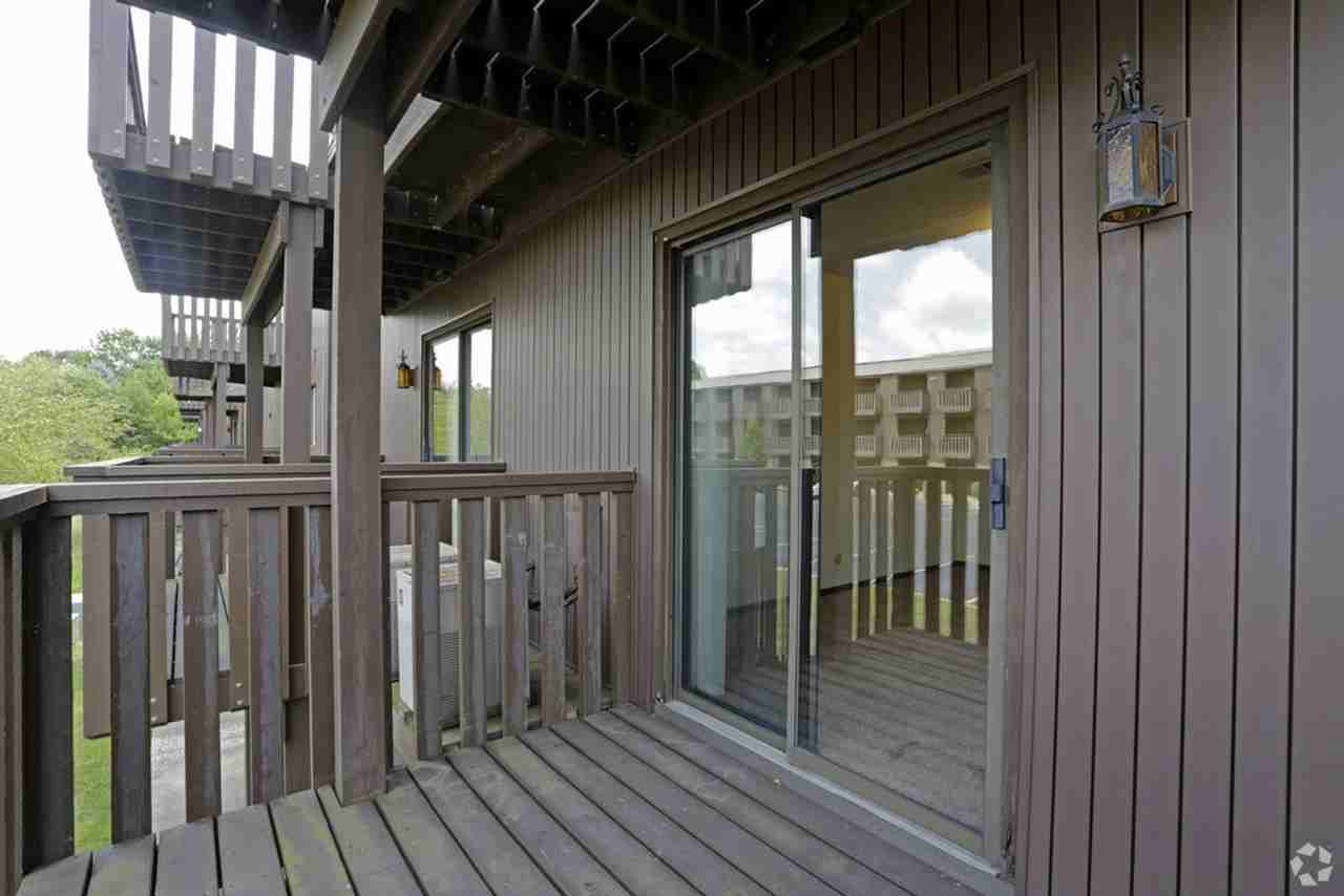 West Mound Apartments - Photo 7 of 30
